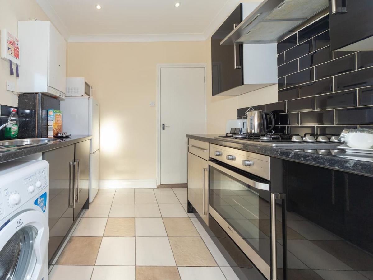 Bellaliving 2 Bedroom Apartment - Luton Лутон Екстер'єр фото